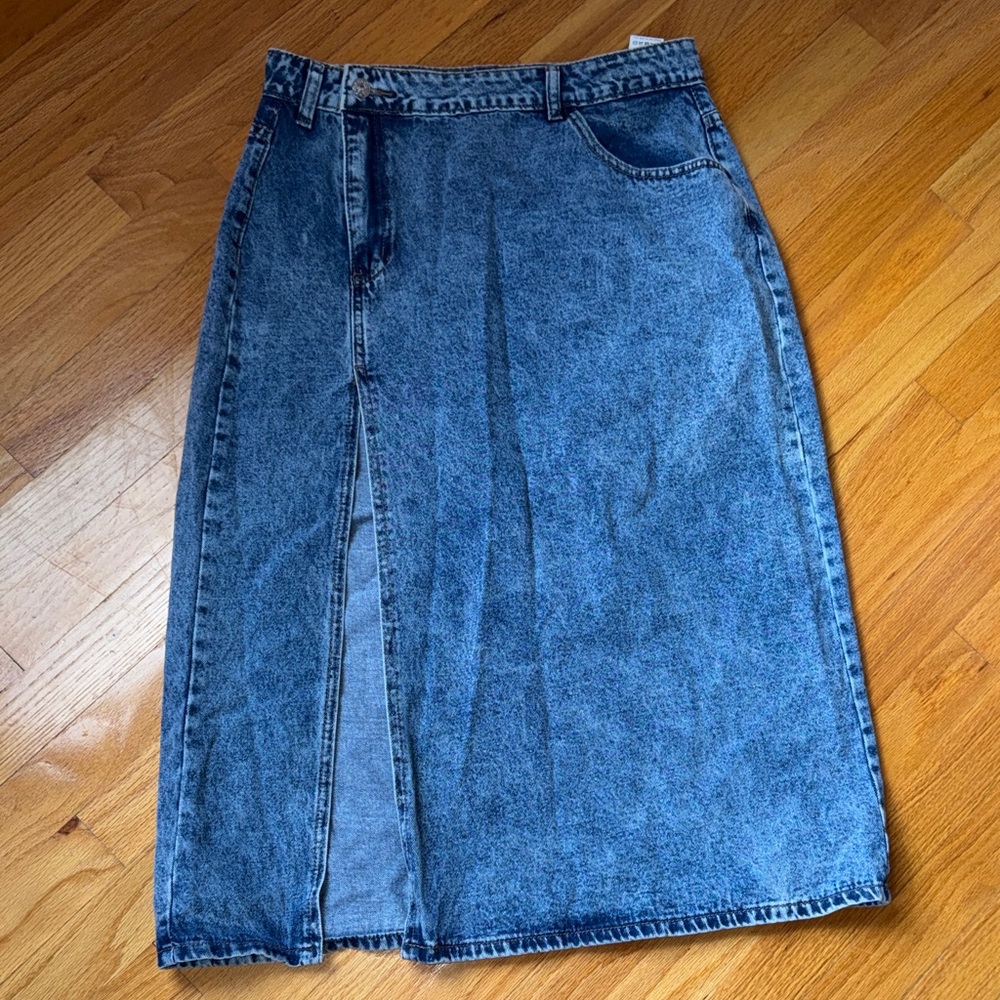 SHEIN Acid Wash Denim Midi Skirt‎ in Light Blue with Front Slit